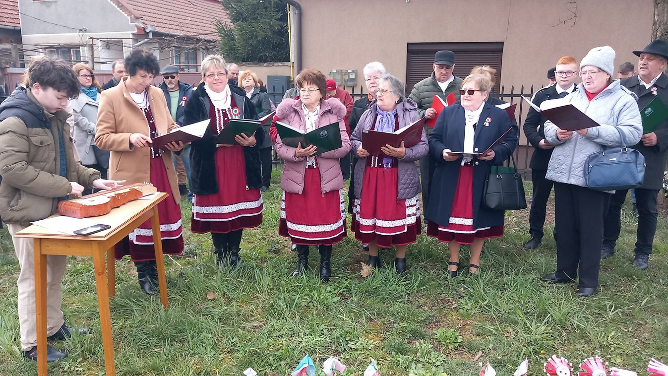 Idén is a kopjafánál szerveztek főhajtást Biharpüspökiben