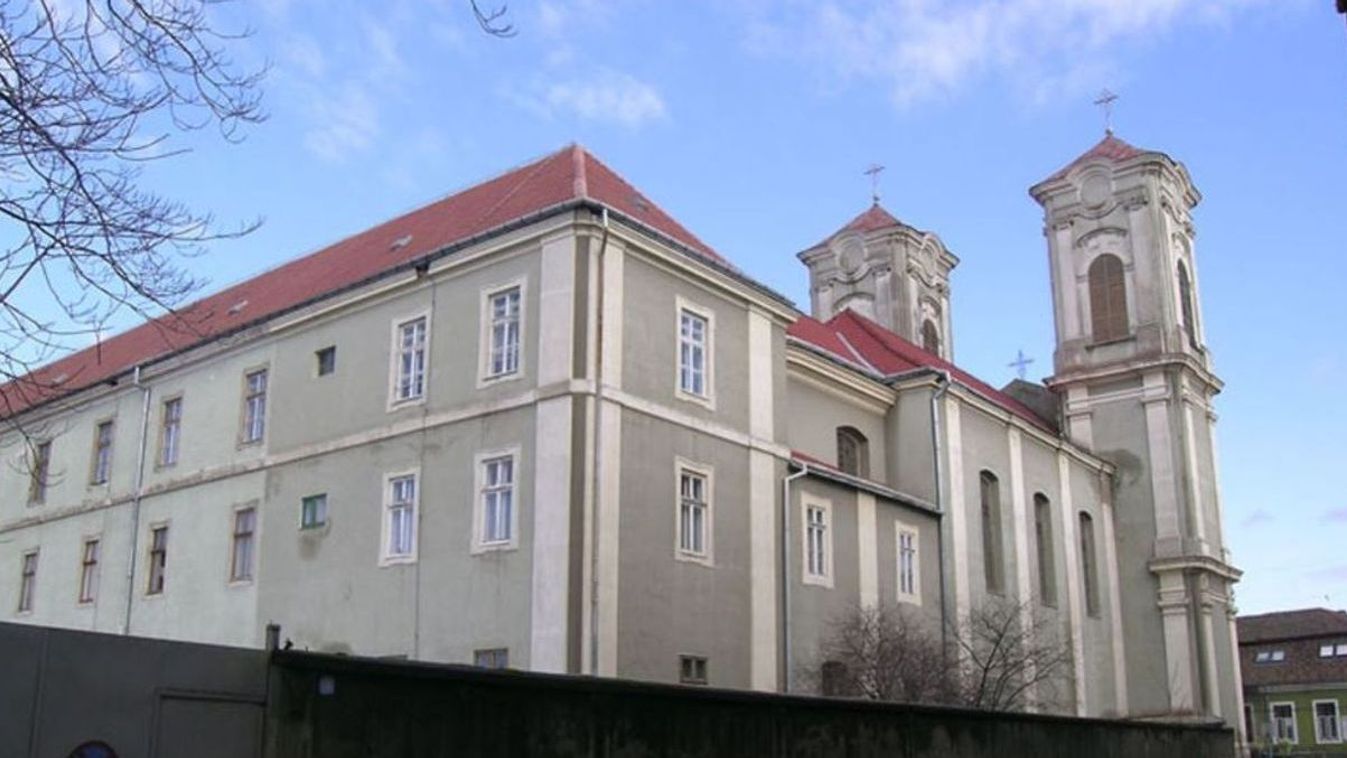Ki akarja lakoltatni a premontrei apátot a váradi önkormányzat