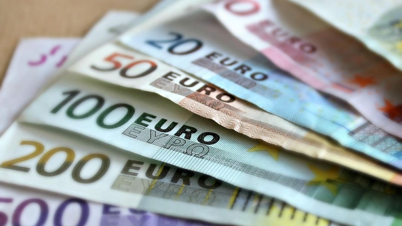 Gyengült a lej a főbb valutákhoz képest, csökkent az arany ára