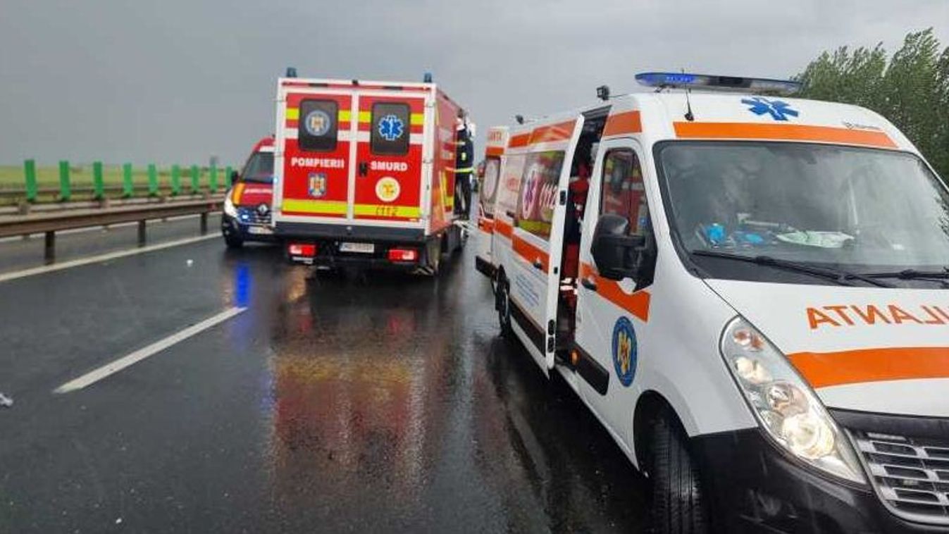 Egy áru- és egy személyszállító kisbusz ütközött az A3-as autópályán