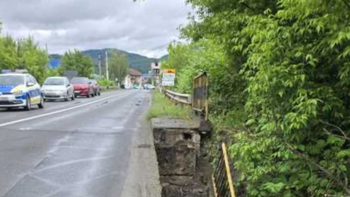 Járhatatlanná vált a nagybányai körgyűrű, miután részlegesen beomlott egy híd
